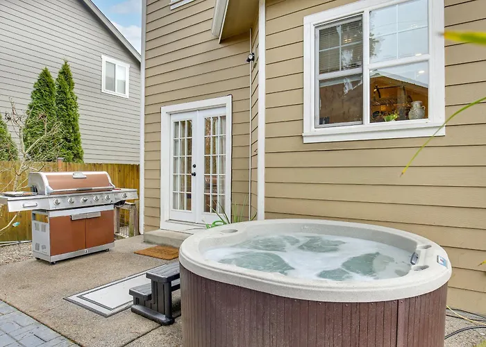 Hot Tub, Heated Pool, Fire Pit: 6 Mi To Campus